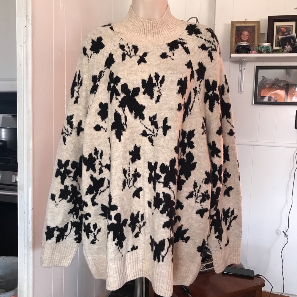 Liz Claiborne Oatmeal Heather Sweatshirt